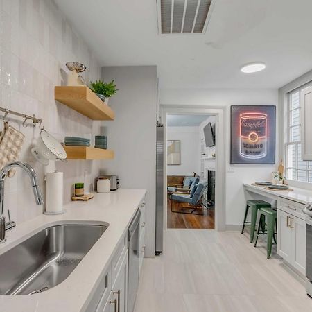 Апартаменты The Palmetto House B- Walk To King Street Чарльстон Экстерьер фото
