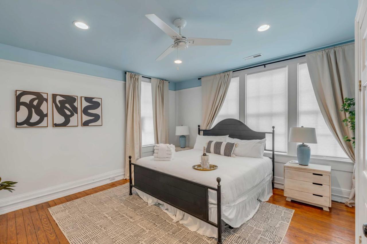 Апартаменты The Palmetto House B- Walk To King Street Чарльстон Экстерьер фото