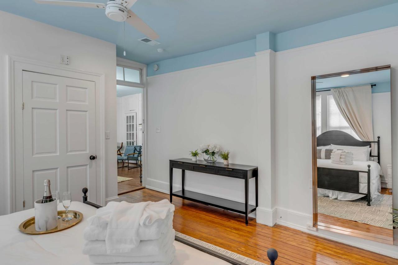 Апартаменты The Palmetto House B- Walk To King Street Чарльстон Экстерьер фото