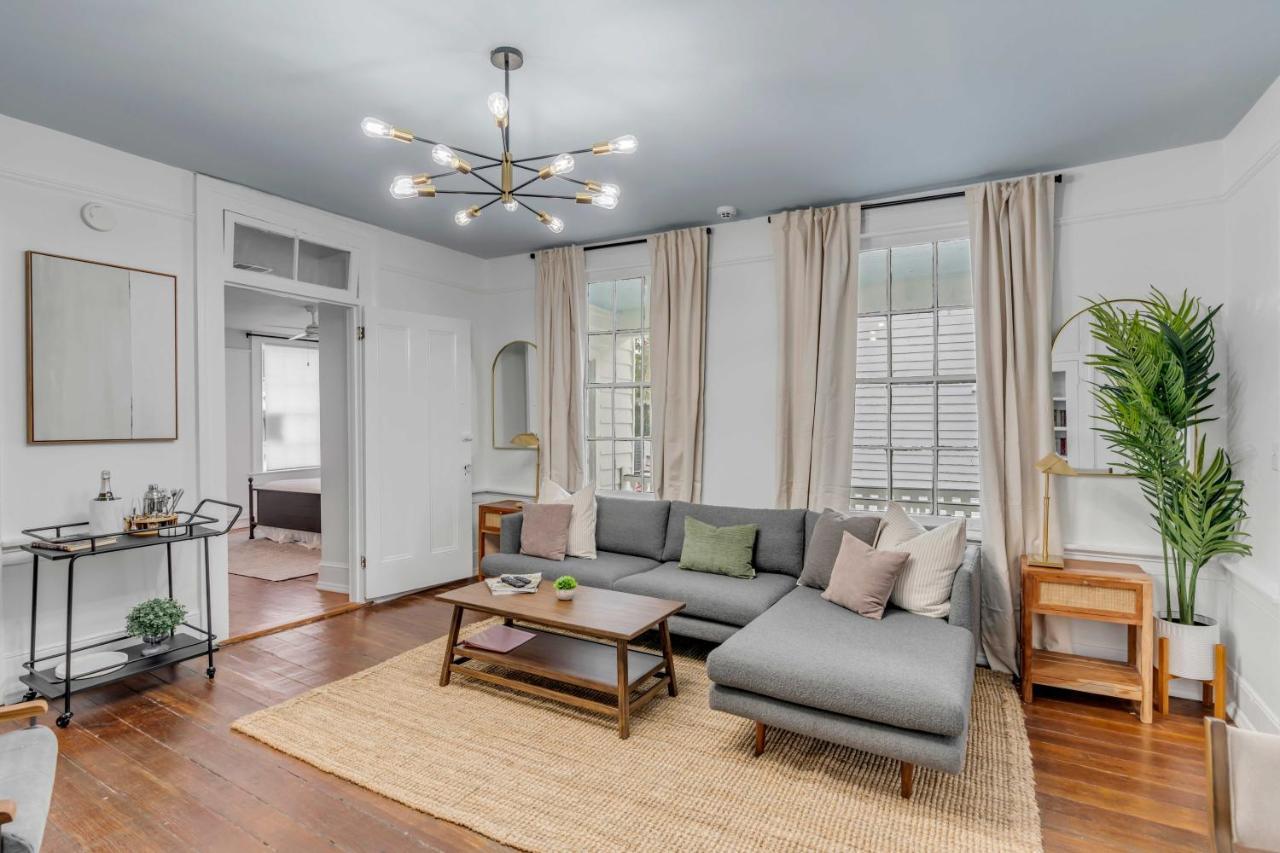 Апартаменты The Palmetto House B- Walk To King Street Чарльстон Экстерьер фото