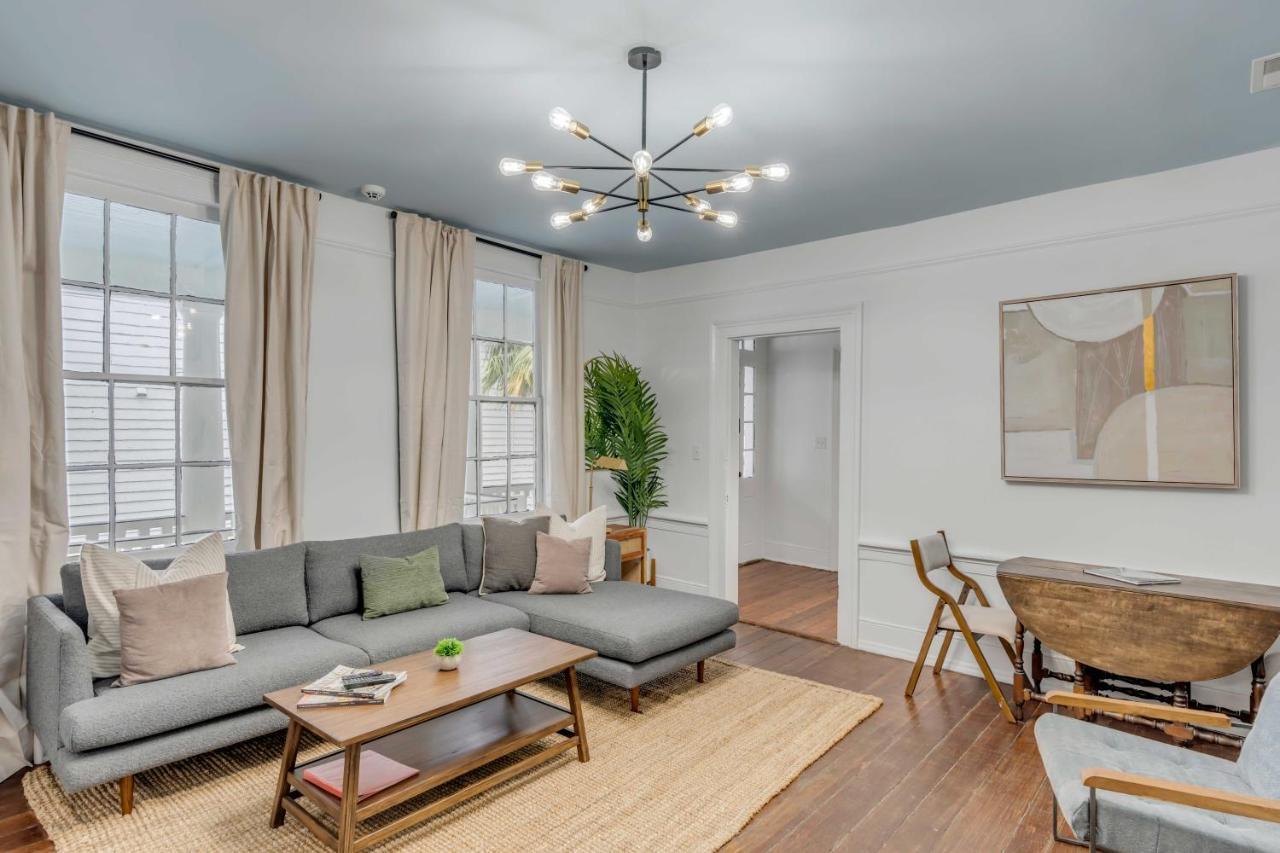 Апартаменты The Palmetto House B- Walk To King Street Чарльстон Экстерьер фото